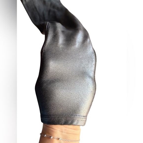Spanx womens Faux Leather Leggings black high waist  Size small preloved no flaw - Picture 5 of 5